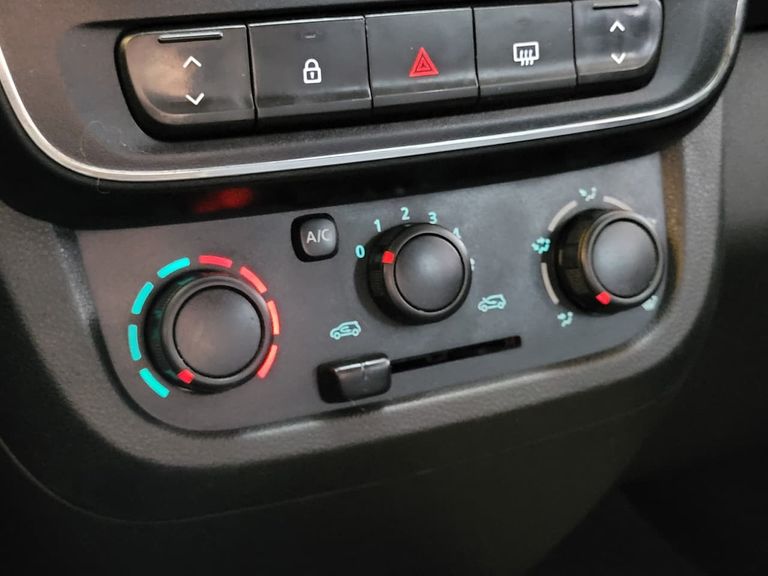 Renault KWID Zen 1.0 Flex 12V 5p Mec.