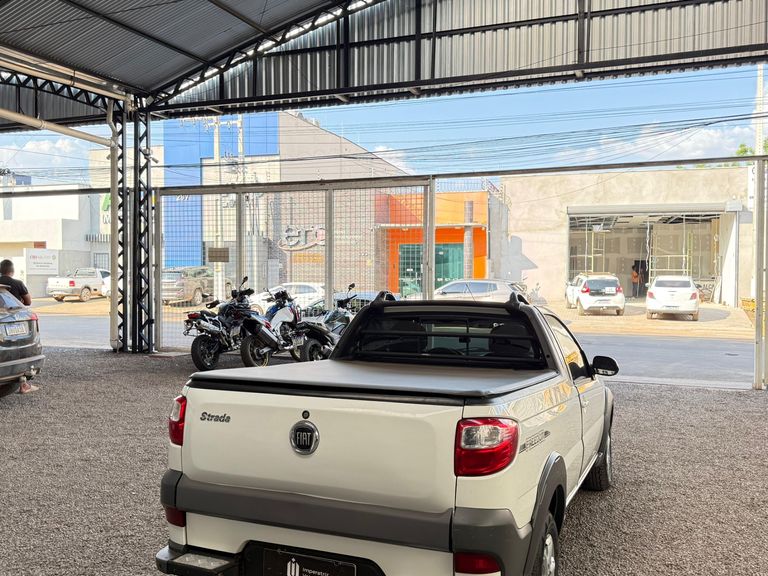Fiat Strada Freedom 1.4 Flex 8V CS
