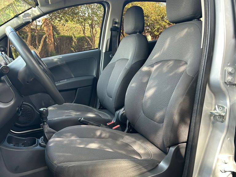 Fiat Grand Siena 1.4 EVO Flex 8V 4p