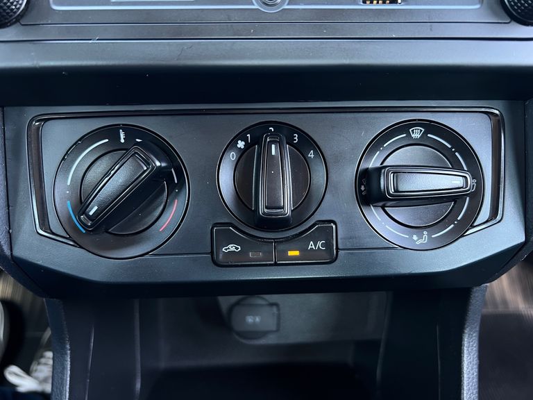 VolksWagen VOYAGE 1.0 Flex 12V 4p