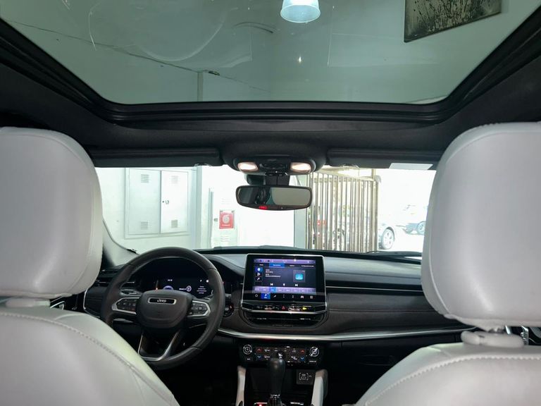 Jeep Commander Overland T270 1.3 TB Flex Aut.