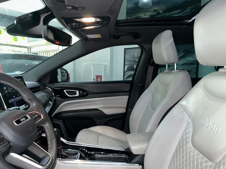 Jeep Commander Overland T270 1.3 TB Flex Aut.