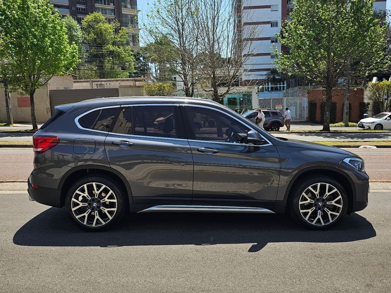 BMW X1 SDRIVE 20i X-Line 2.0 TB Active Flex