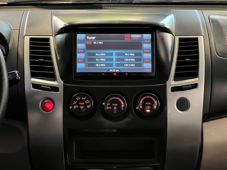 Mitsubishi Pajero DAKAR 3.2 4x4 T.I. Dies. 5p Aut.