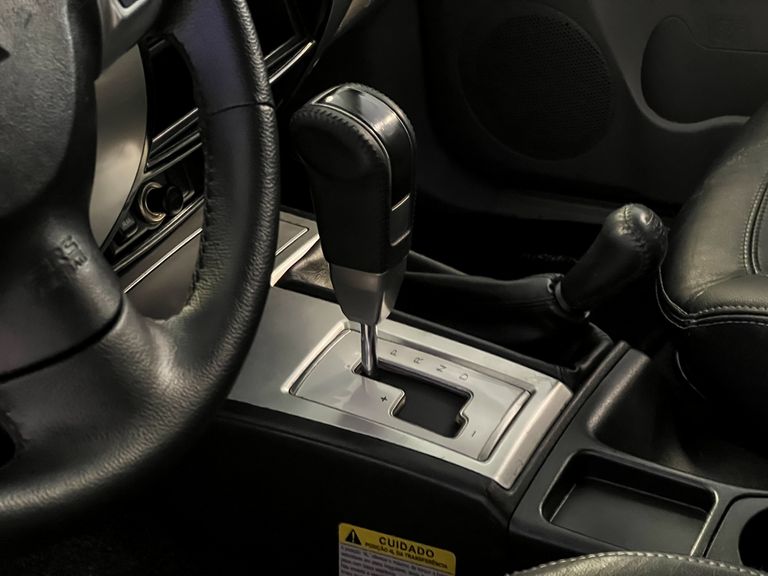 Mitsubishi Pajero DAKAR 3.2 4x4 T.I. Dies. 5p Aut.