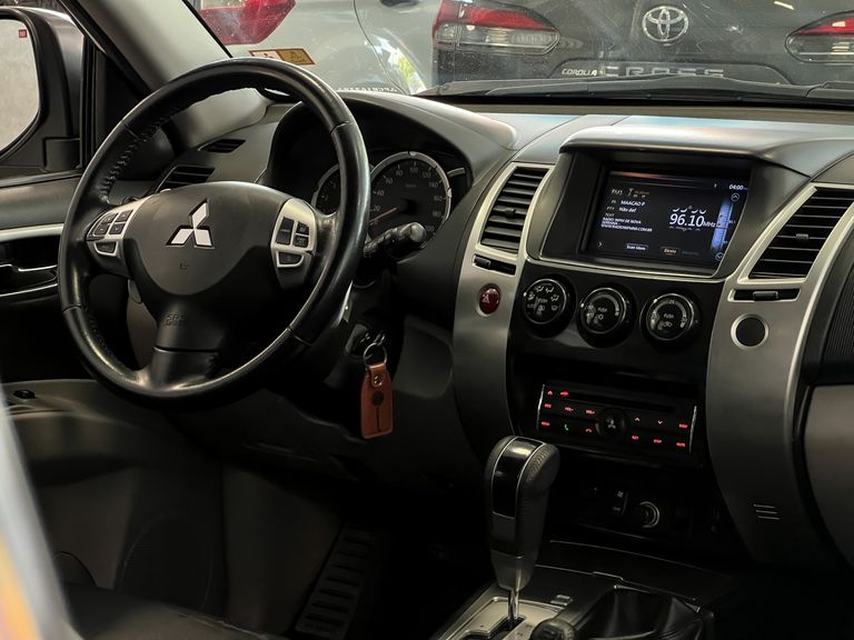 Mitsubishi Pajero DAKAR 3.2 4x4 T.I. Dies. 5p Mec.