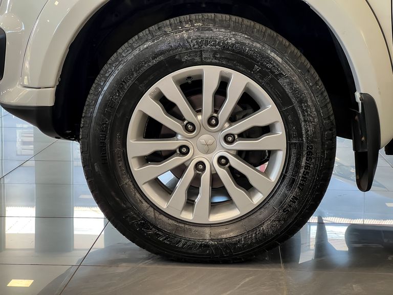 Mitsubishi Pajero DAKAR 3.2 4x4 T.I. Dies. 5p Mec.