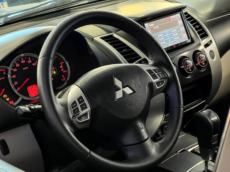 Mitsubishi Pajero DAKAR 3.2 4x4 T.I. Dies. 5p Aut.