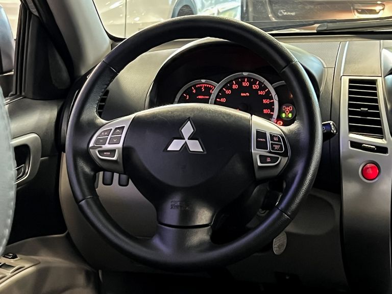 Mitsubishi Pajero DAKAR 3.2 4x4 T.I. Dies. 5p Aut.