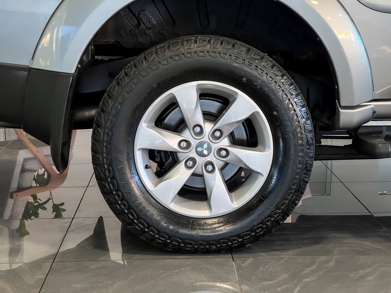 Mitsubishi Pajero DAKAR 3.2 4x4 T.I. Dies. 5p Aut.