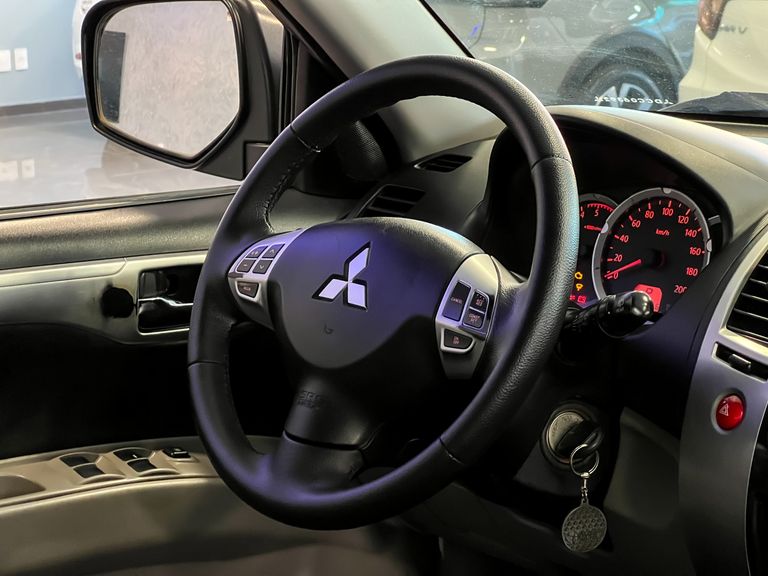 Mitsubishi Pajero DAKAR 3.2 4x4 T.I. Dies. 5p Aut.