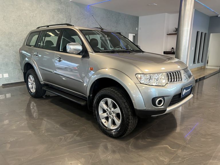 Mitsubishi Pajero DAKAR 3.2 4x4 T.I. Dies. 5p Aut.