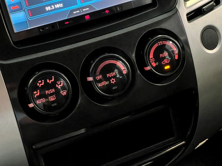 Mitsubishi Pajero DAKAR 3.2 4x4 T.I. Dies. 5p Aut.