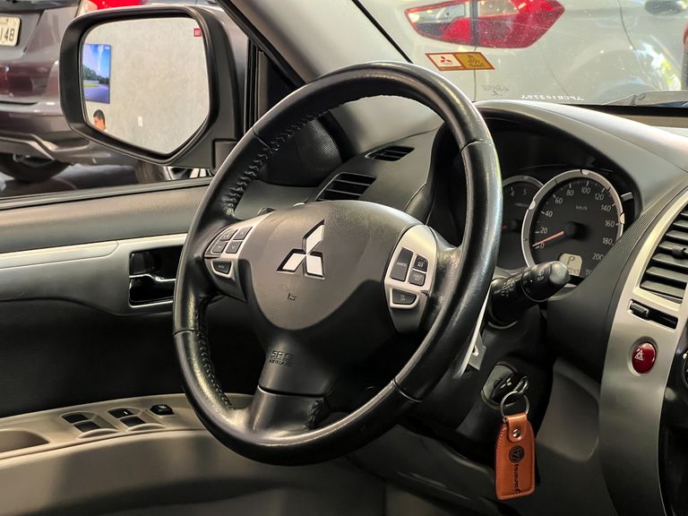 Mitsubishi Pajero DAKAR 3.2 4x4 T.I. Dies. 5p Mec.