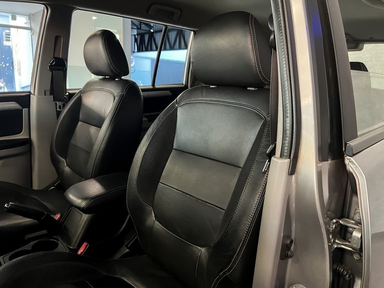 Mitsubishi Pajero DAKAR 3.2 4x4 T.I. Dies. 5p Aut.