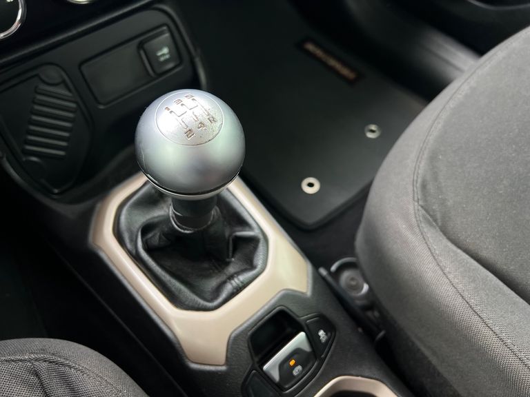 Jeep Renegade Sport 1.8 4x2 Flex 16V Mec.