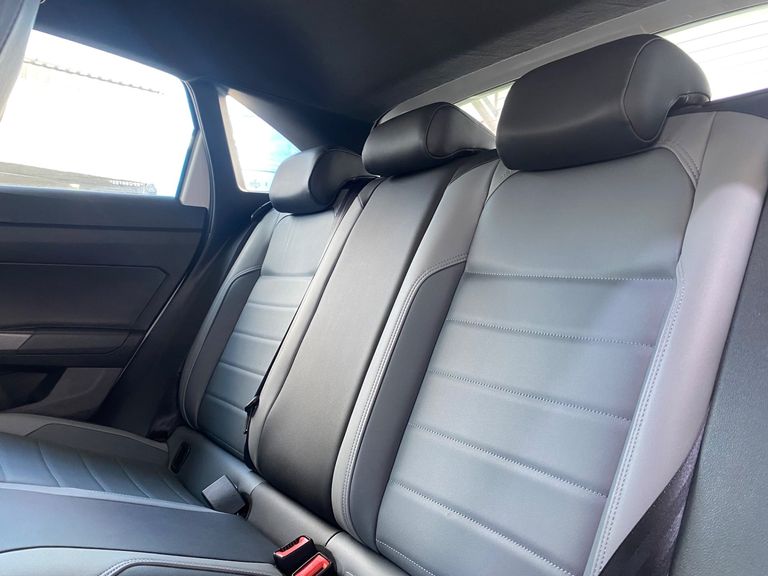 VolksWagen Nivus Highline 1.0 200 TSI Flex Aut.