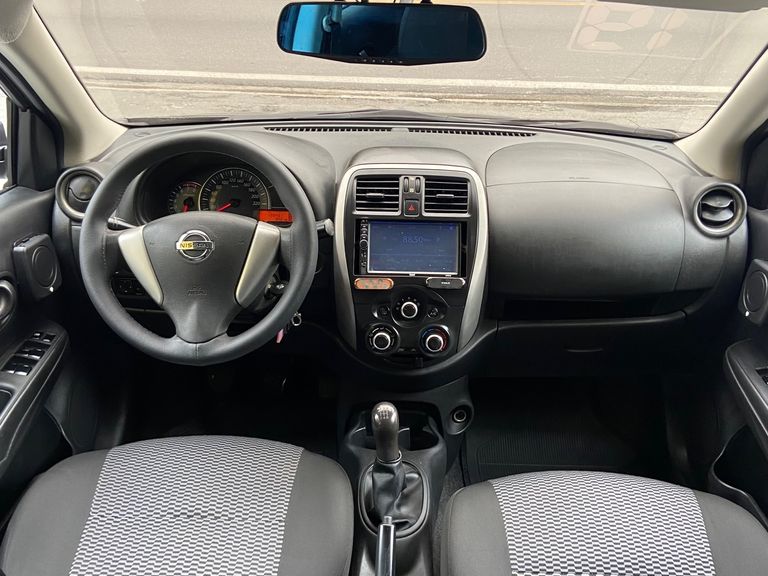 Nissan VERSA 1.0 12V FlexStart 4p Mec.