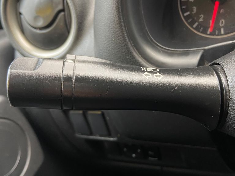 Nissan VERSA 1.0 12V FlexStart 4p Mec.