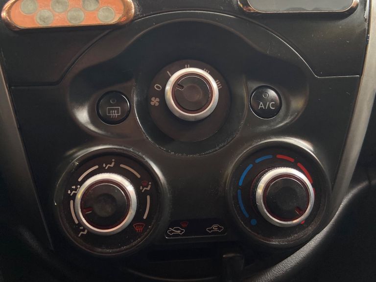 Nissan VERSA 1.0 12V FlexStart 4p Mec.