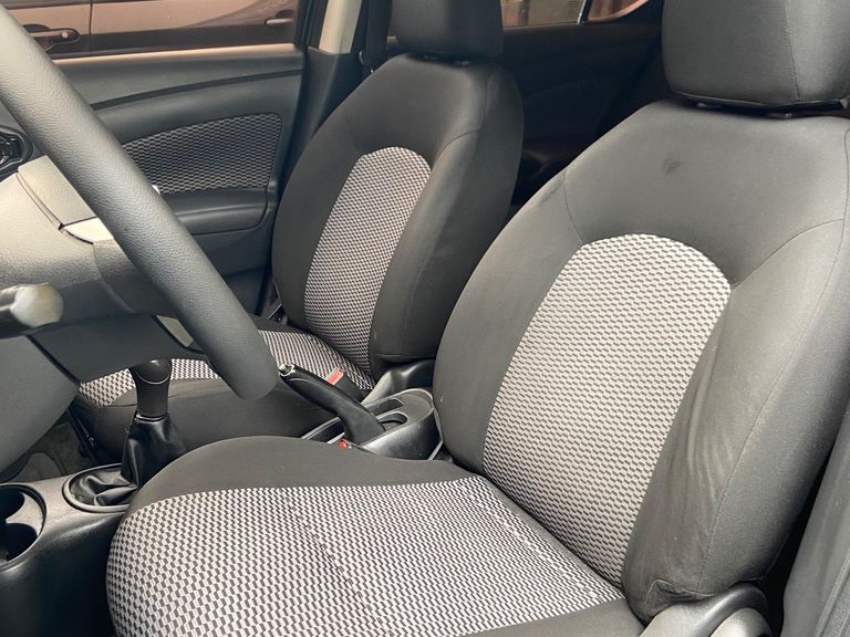 Nissan VERSA 1.0 12V FlexStart 4p Mec.