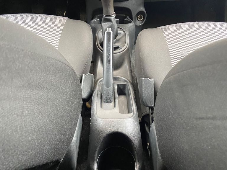 Nissan VERSA 1.0 12V FlexStart 4p Mec.