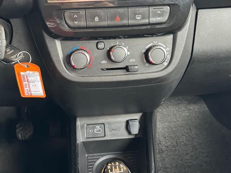 Renault KWID Intense 1.0 Flex 12V 5p Mec.
