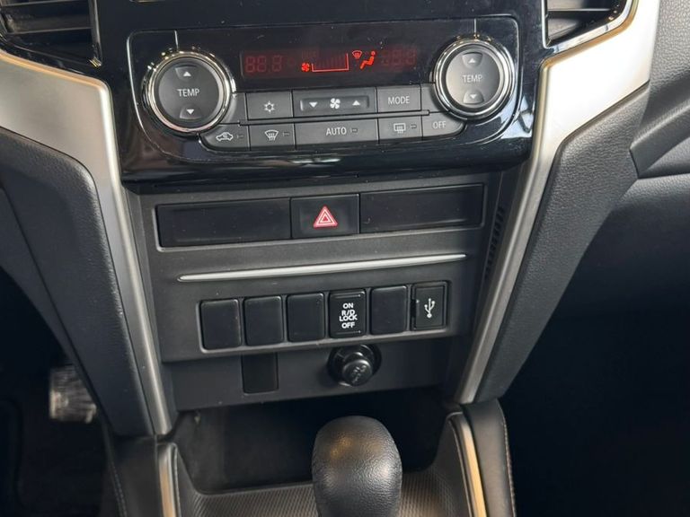 Mitsubishi L200 Triton Sport HPE 2.4 CD Diesel Aut.