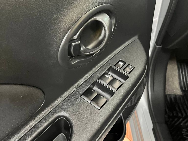 Nissan MARCH 1.0 16V Flex Fuel 5p