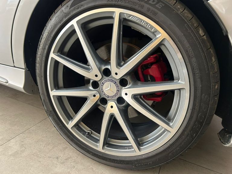 Mercedes CLA-250 Sport 4MATIC 2.0 16V 211cv Aut.