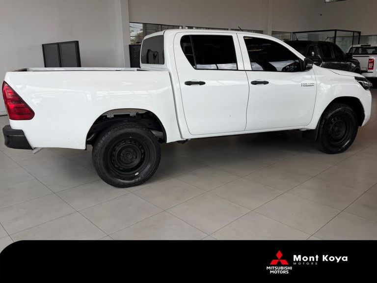 Toyota Hilux CD 4x4 2.8 Diesel Mec.
