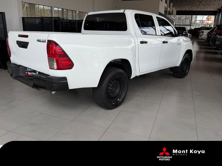 Toyota Hilux CD 4x4 2.8 Diesel Mec.