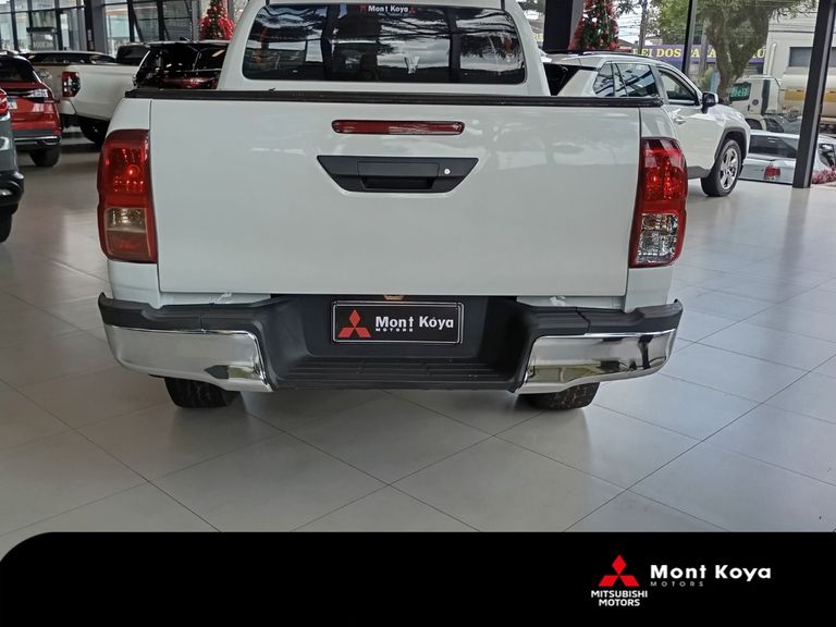 Toyota Hilux CD 4x4 2.8 Diesel Mec.
