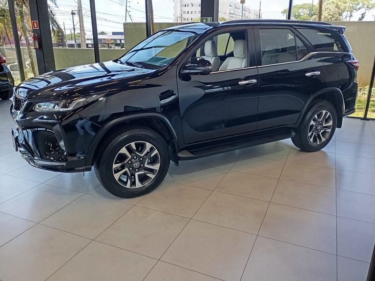 Toyota Hilux SW4 Diamond 2.8 TB 4x4 Die. Aut.