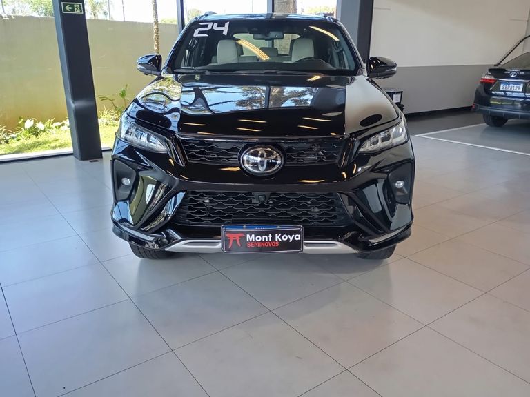 Toyota Hilux SW4 Diamond 2.8 TB 4x4 Die. Aut.