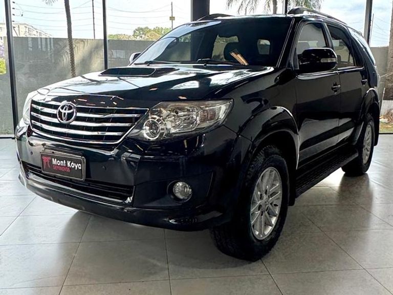 Toyota Hilux SW4 SRV D4-D 4x4 3.0 TDI Dies. Aut