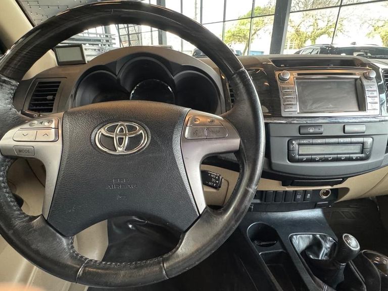 Toyota Hilux SW4 SRV D4-D 4x4 3.0 TDI Dies. Aut