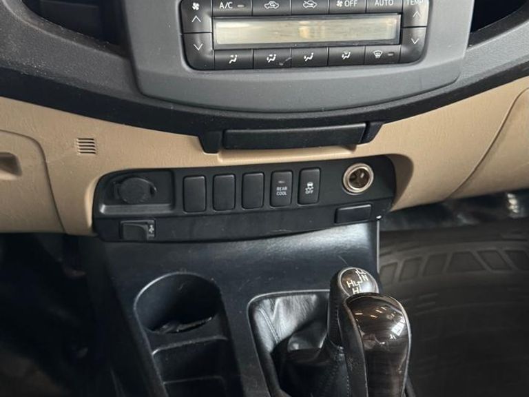Toyota Hilux SW4 SRV D4-D 4x4 3.0 TDI Dies. Aut