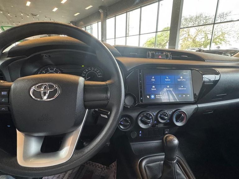 Toyota Hilux CD 4x4 2.8 Diesel Mec.