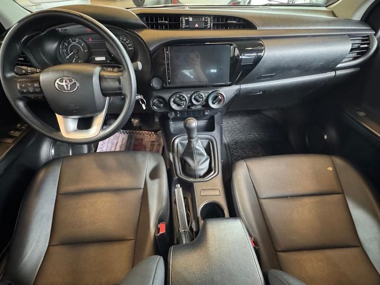 Toyota Hilux CD 4x4 2.8 Diesel Mec.