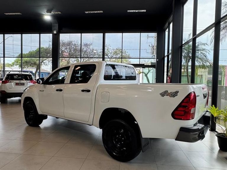 Toyota Hilux CD 4x4 2.8 Diesel Mec.