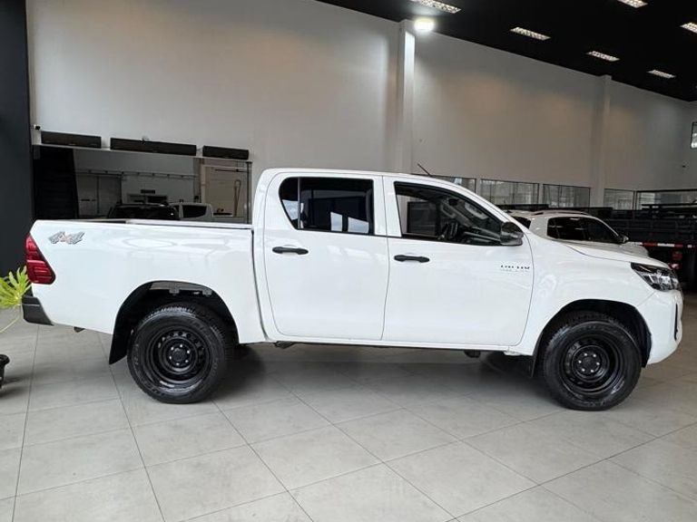 Toyota Hilux CD 4x4 2.8 Diesel Mec.