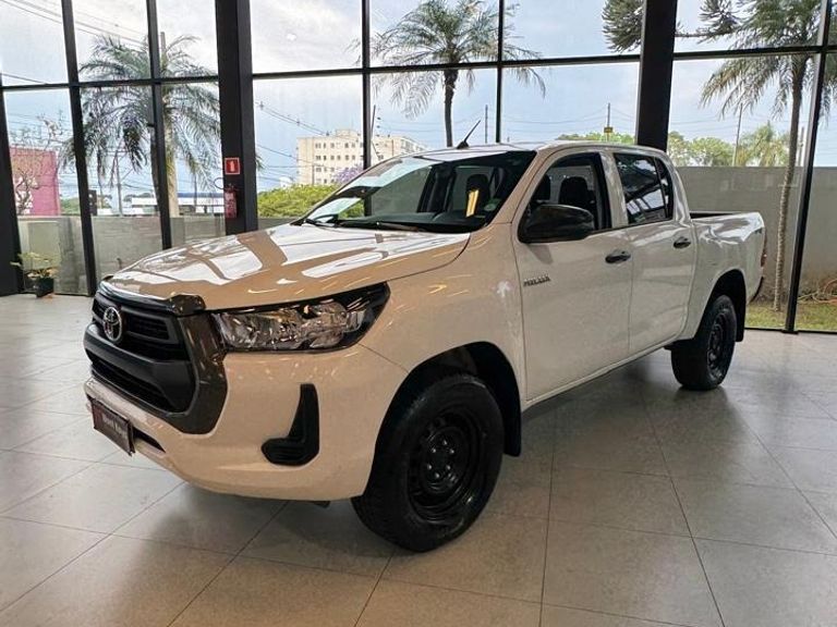 Toyota Hilux CD 4x4 2.8 Diesel Mec.