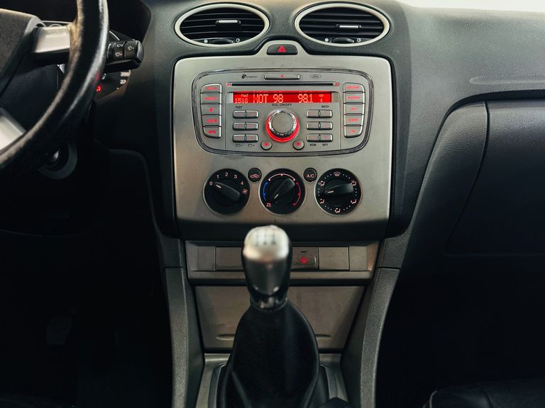 Ford Focus 2.0 16V/ 2.0 16V Flex 5p