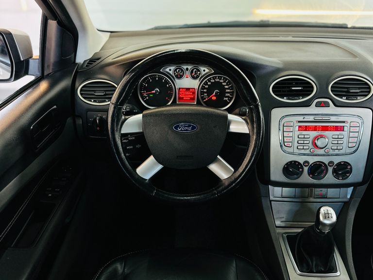 Ford Focus 2.0 16V/ 2.0 16V Flex 5p