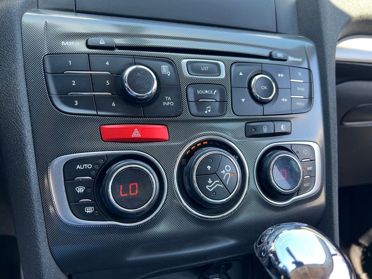 Citroën C4 LOUNGE Tendance 2.0 Flex 4p Aut.