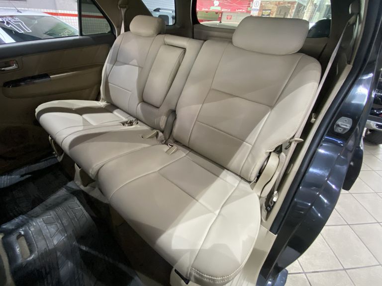 Toyota Hilux SW4 SRV D4-D 4x4 3.0 TDI Dies. Aut