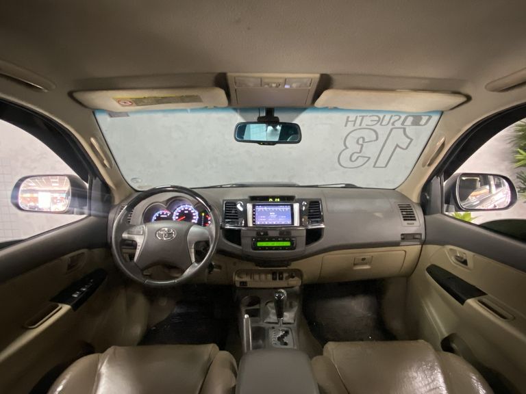 Toyota Hilux SW4 SRV D4-D 4x4 3.0 TDI Dies. Aut