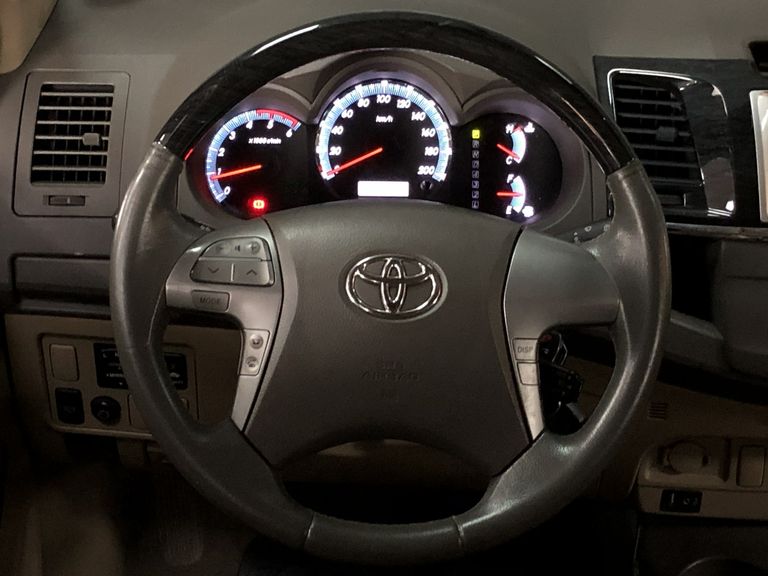 Toyota Hilux SW4 SRV D4-D 4x4 3.0 TDI Dies. Aut