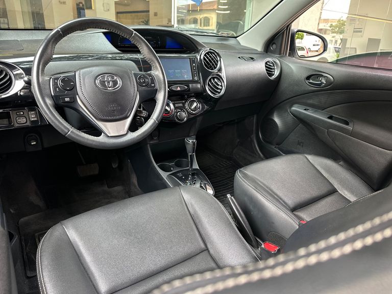 Toyota ETIOS XLS 1.5 Flex 5p Aut.